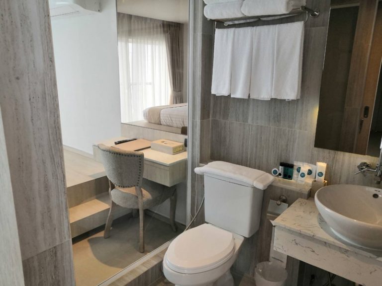 Corner Suite